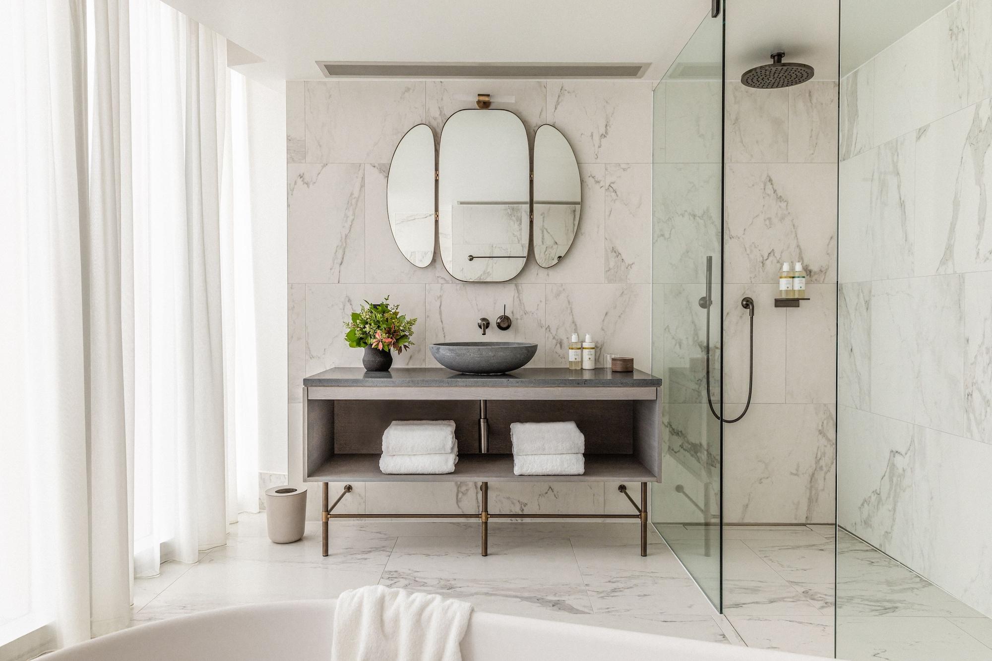 The Stratford, Autograph Collection by null