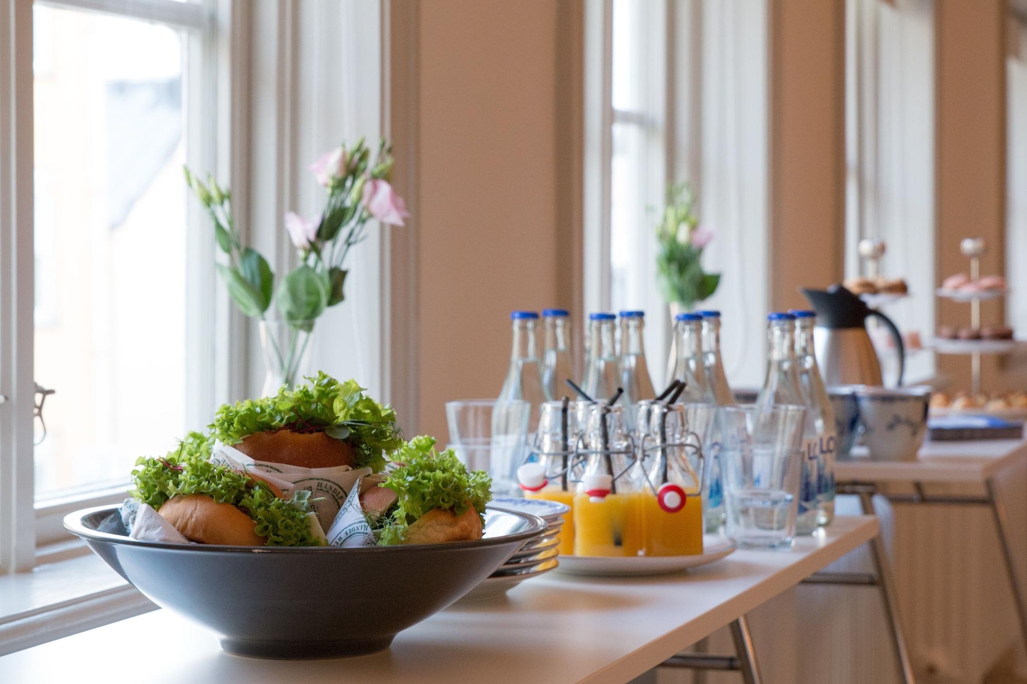 Hotel Conrad by null