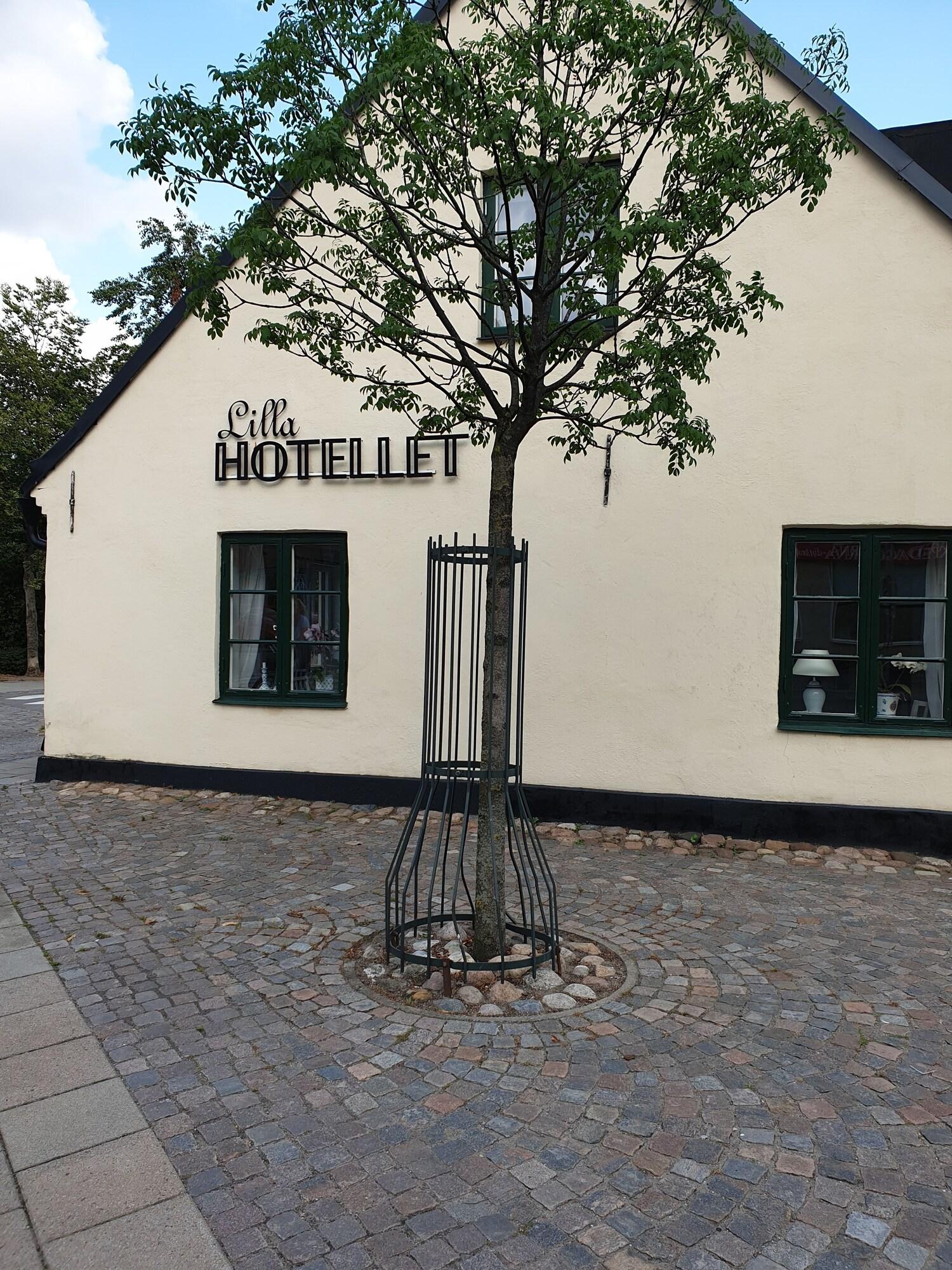 Lilla Hotellet by null