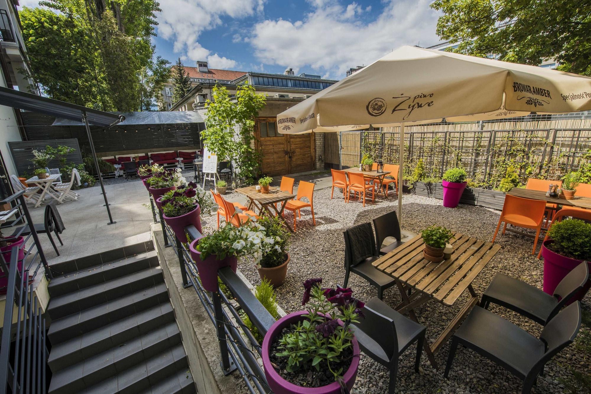 Oki Doki Hostel by null