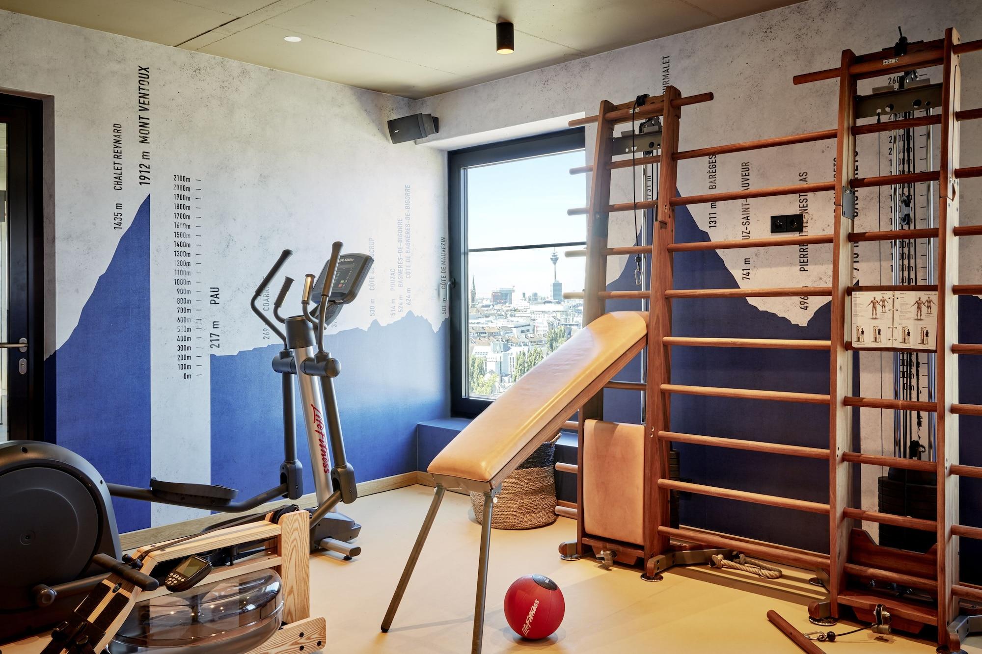 25hours Hotel Duesseldorf Das Tour