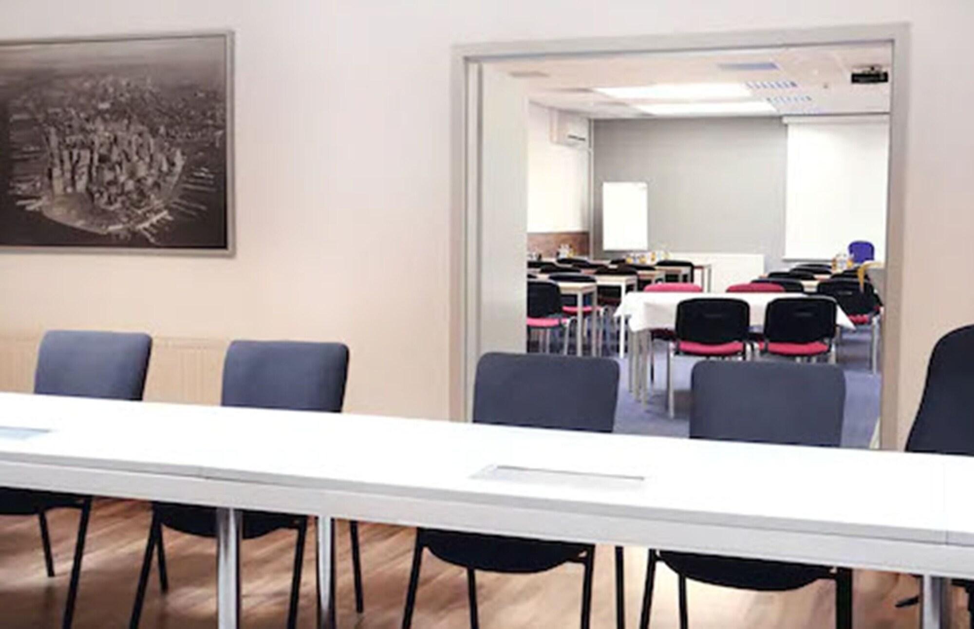 PARKHOTEL NEUBRANDENBURG by null