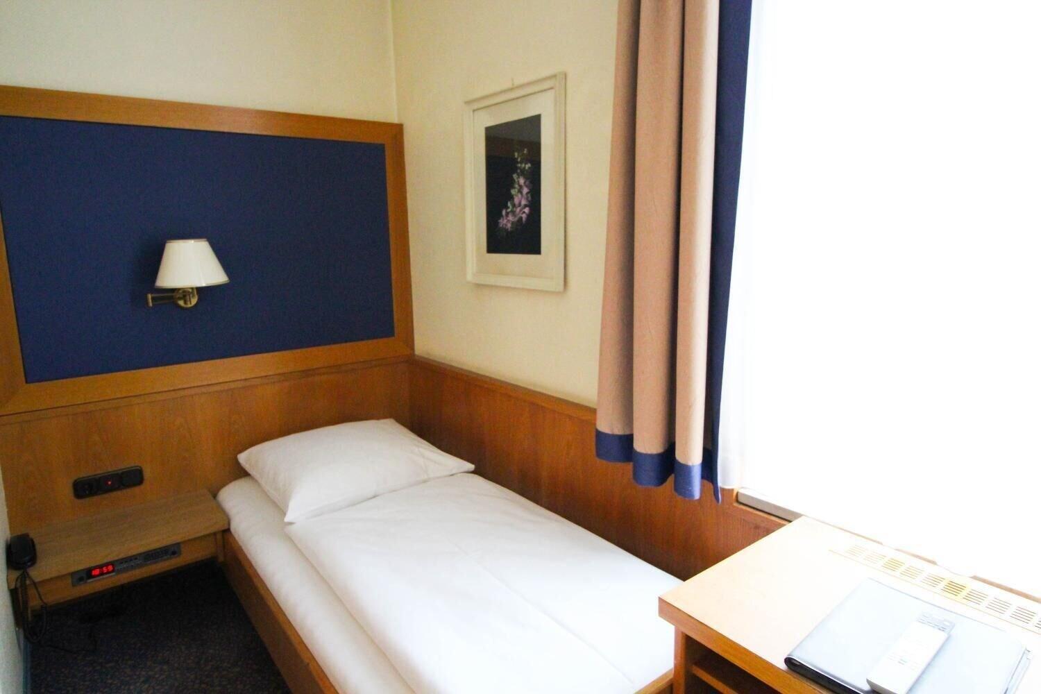 Hotel Uhland by null