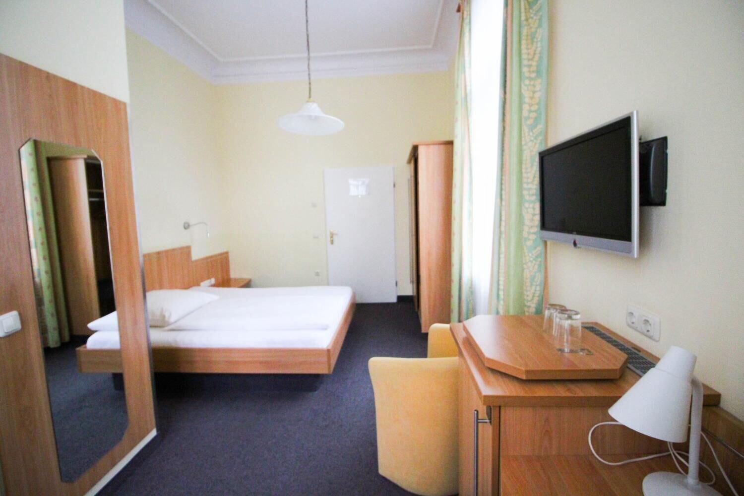 Hotel Uhland by null