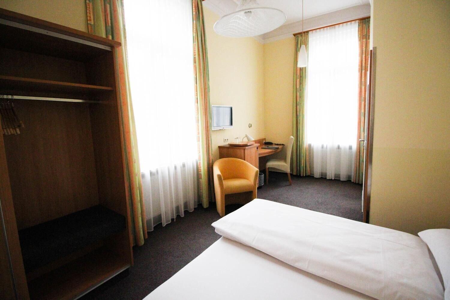 Hotel Uhland by null
