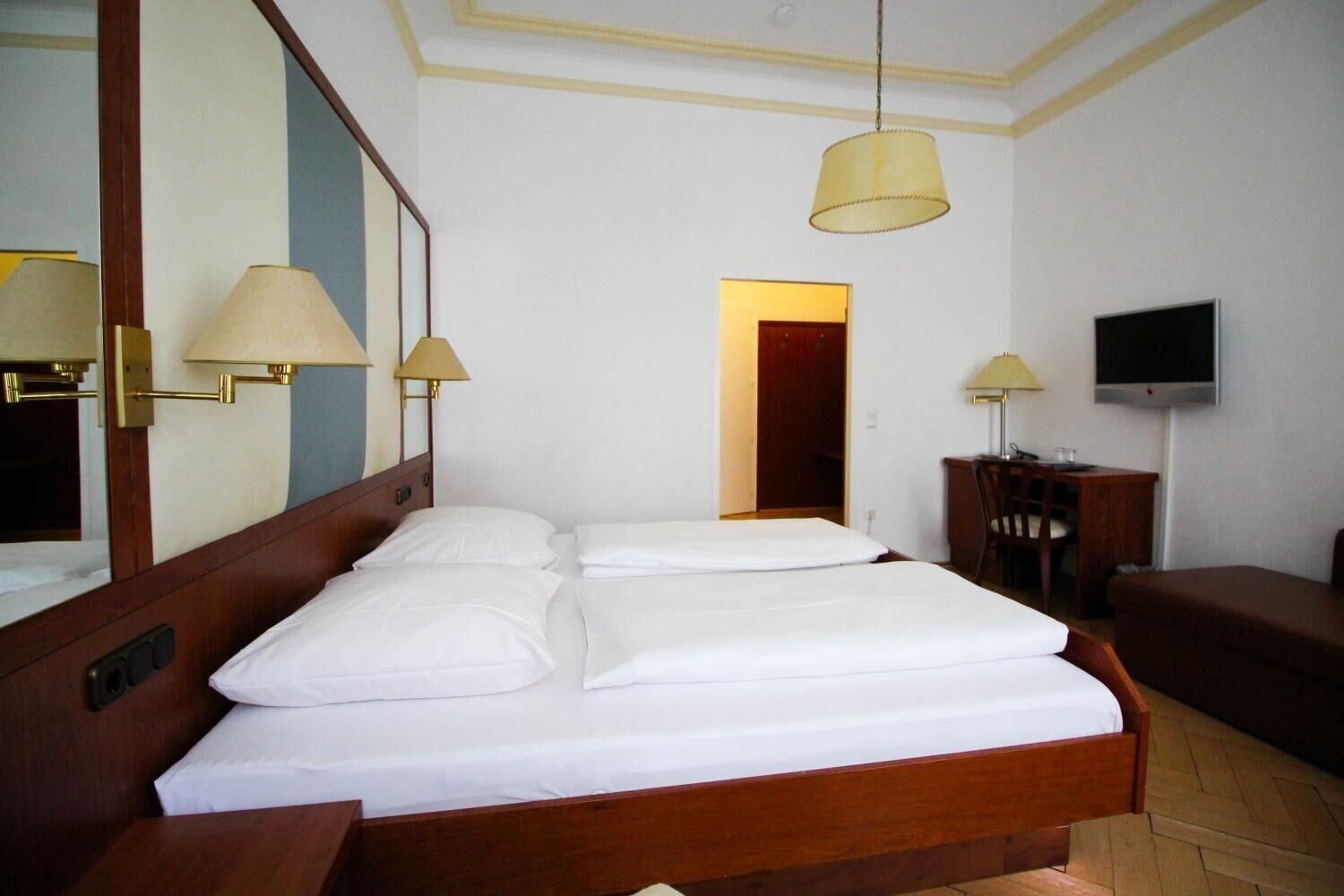 Hotel Uhland by null