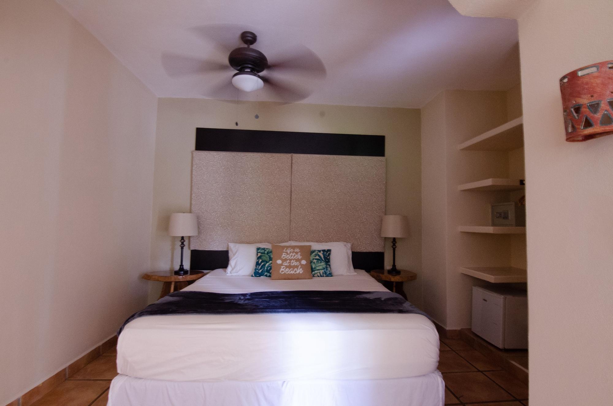 Hotel & Bistro Cantarana, Playa Grande Guanacaste by null