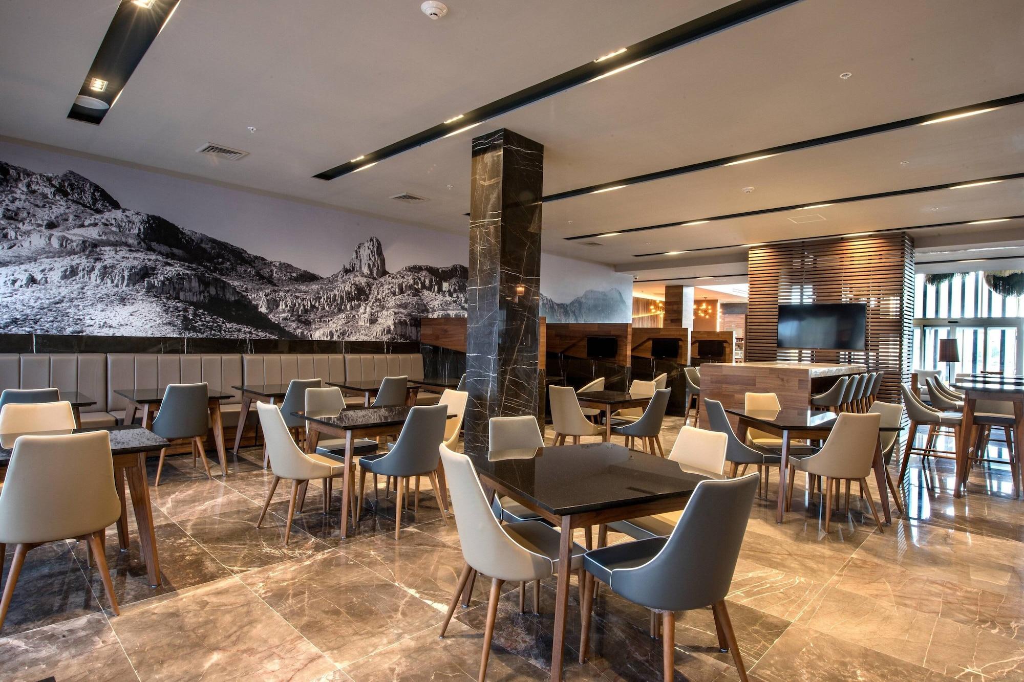 Courtyard by Marriott San Luis Potosi, Los Lagos