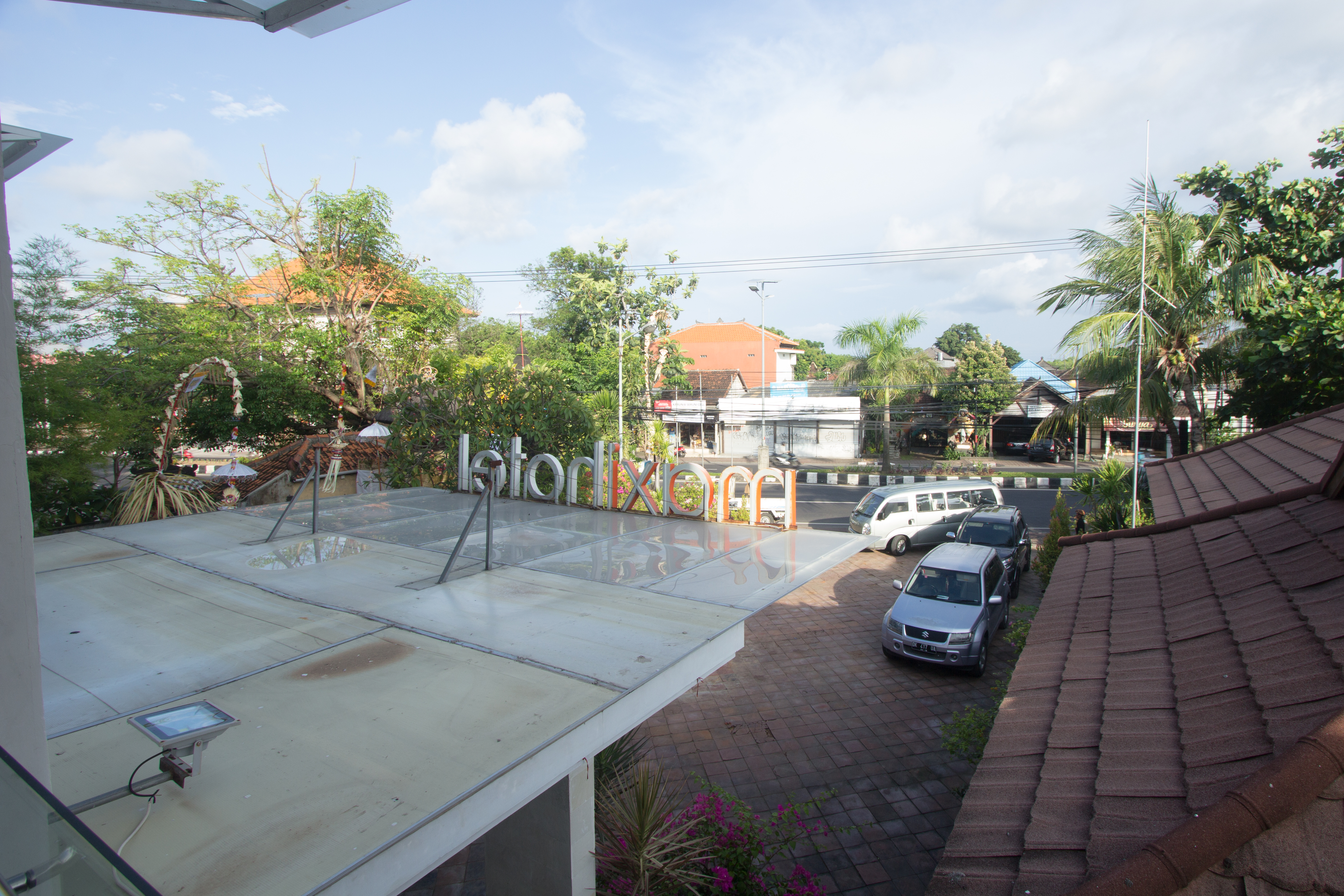 Maxi Hotel Kedonganan by ZUZU