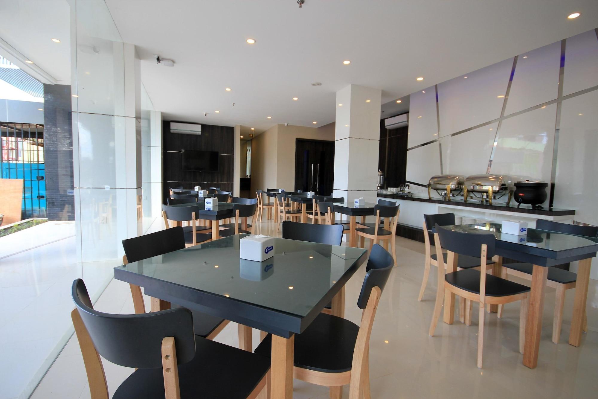 Os Hotel Airport Batam