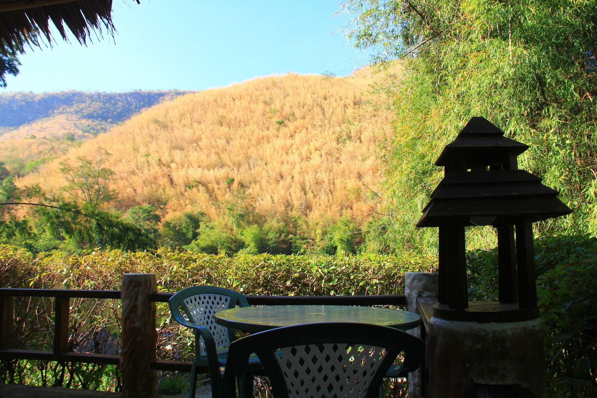 The Hub Erawan Resort