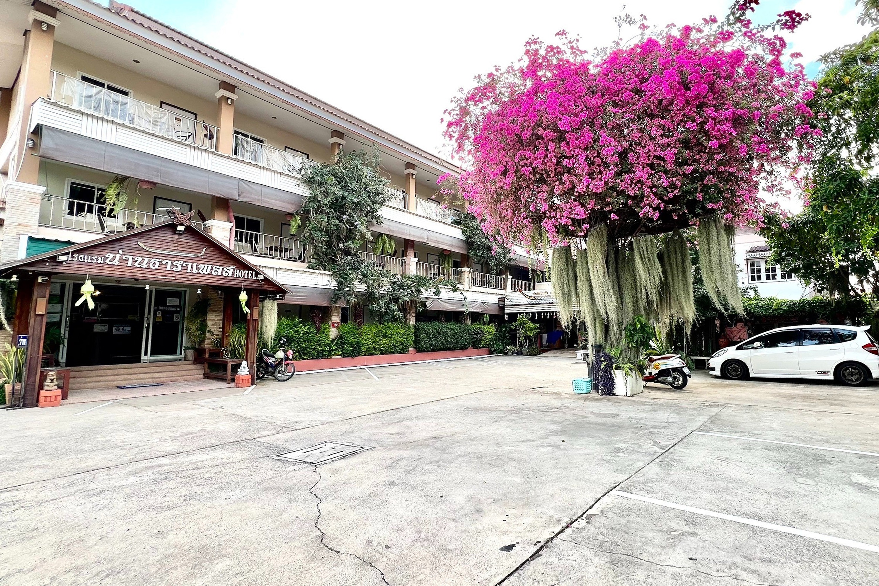 Nan Thara Place by ZUZU