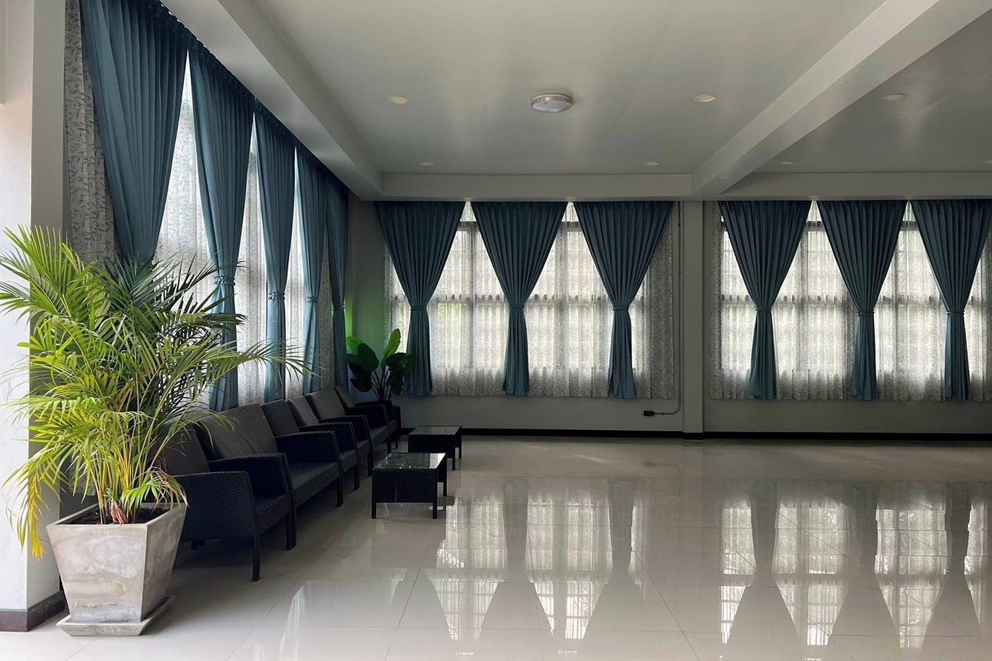 Phenwaree Amphawa Resort by ZUZU