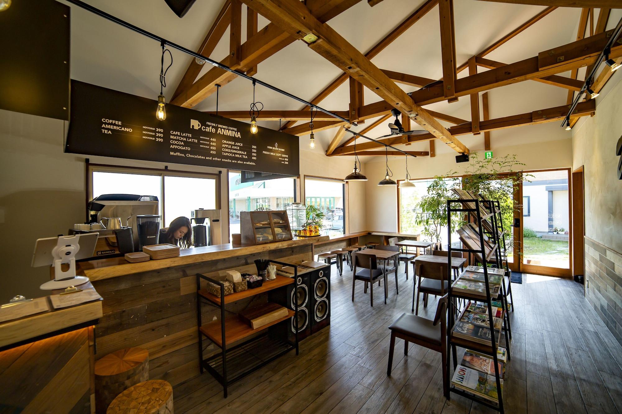 cafe & stay CASTANA