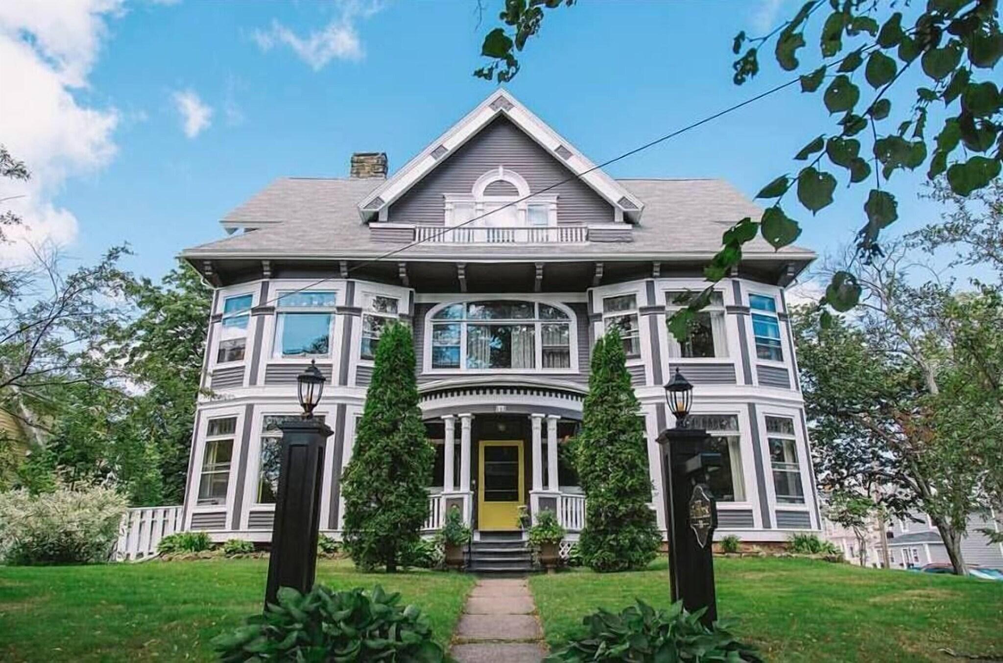 Fairholm National Historic Inn by null