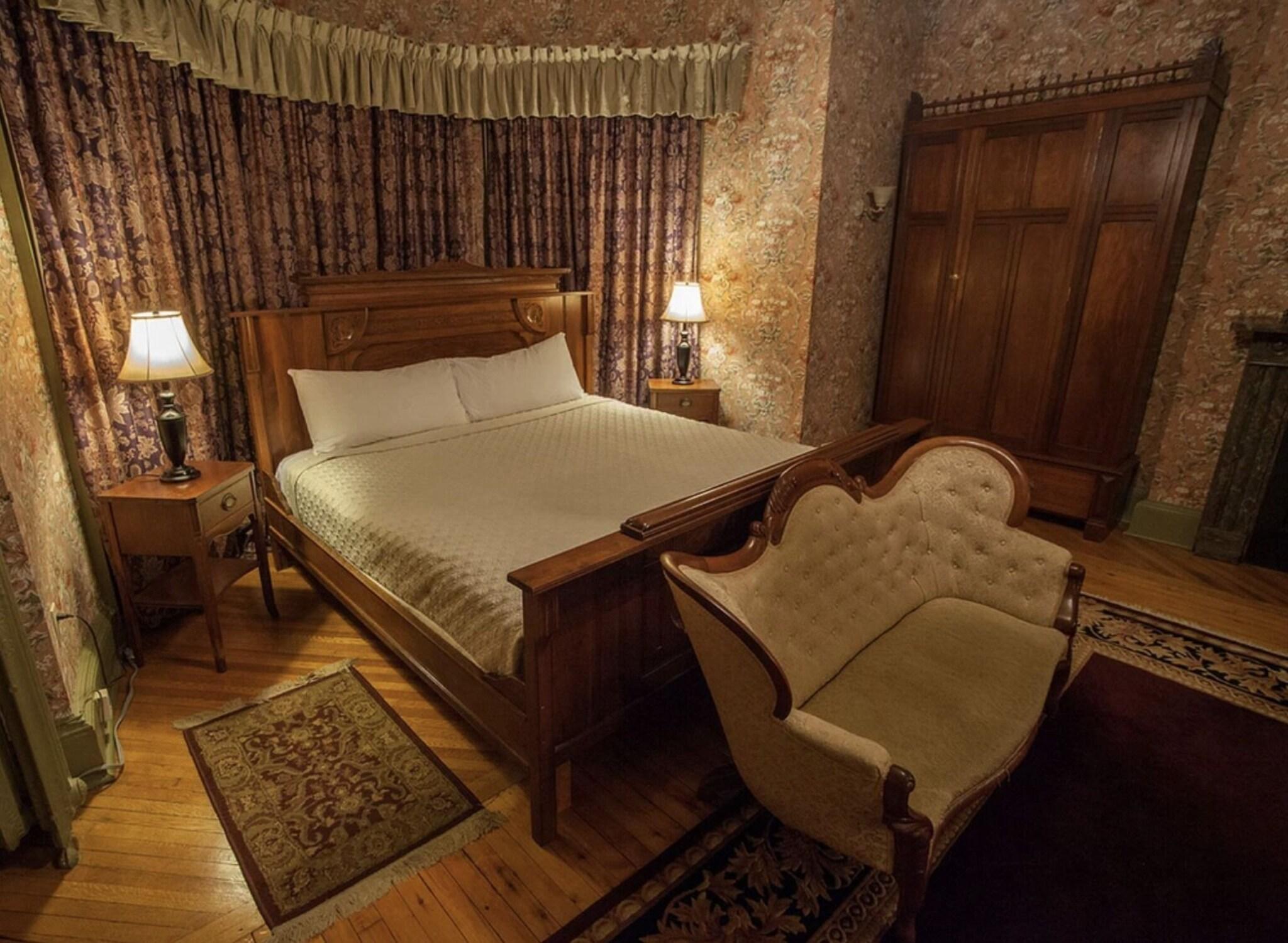 Fairholm National Historic Inn by null