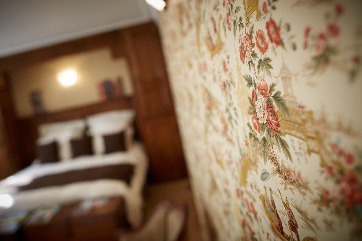 Chez Les Fatien by null