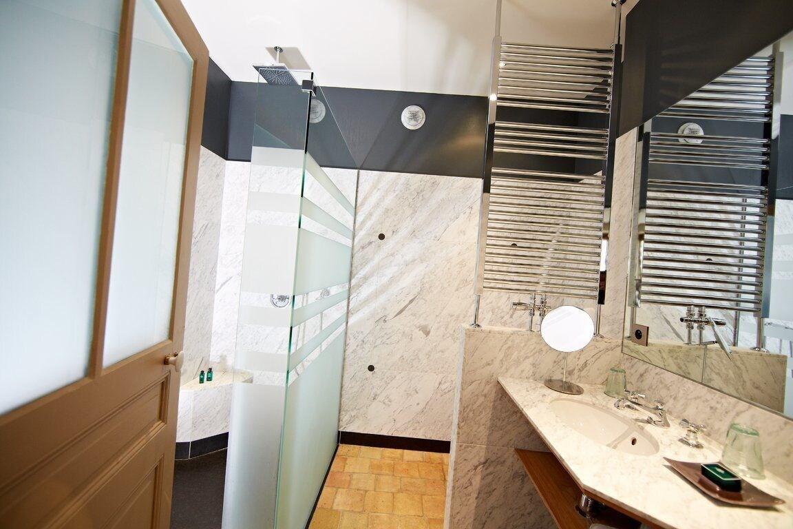 Chez Les Fatien by null