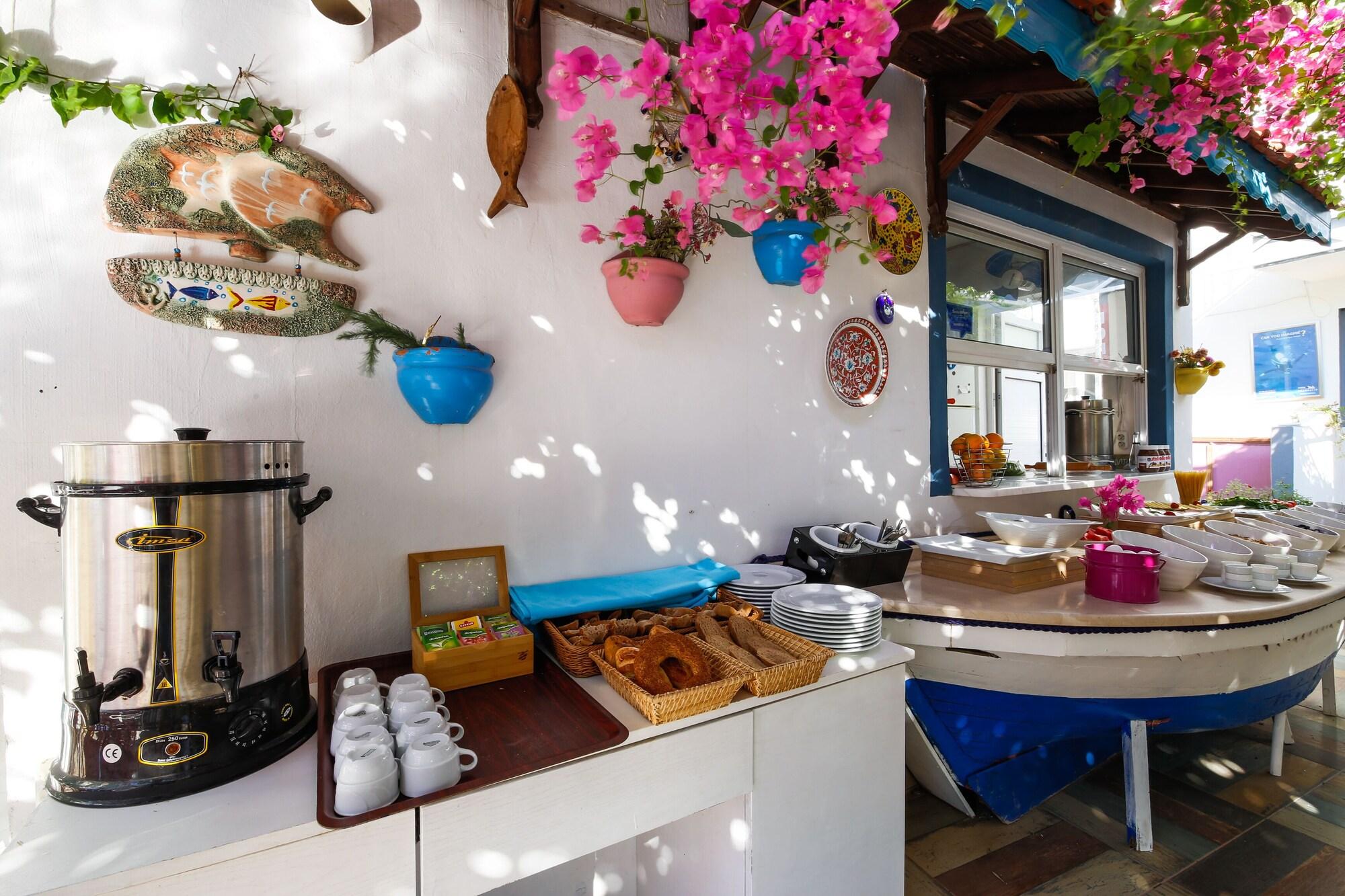 Bora Hotel