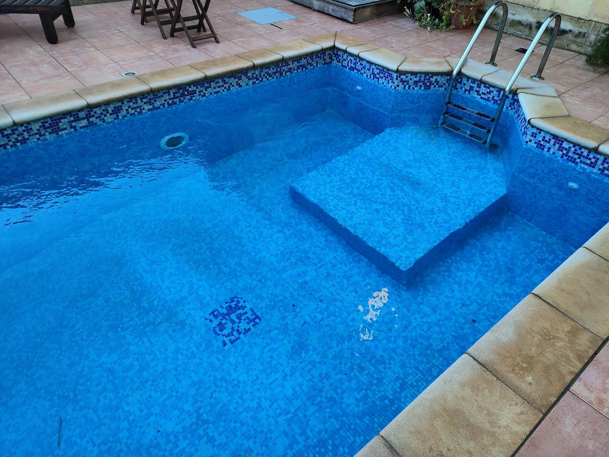 Grotto's Paradise B&B
