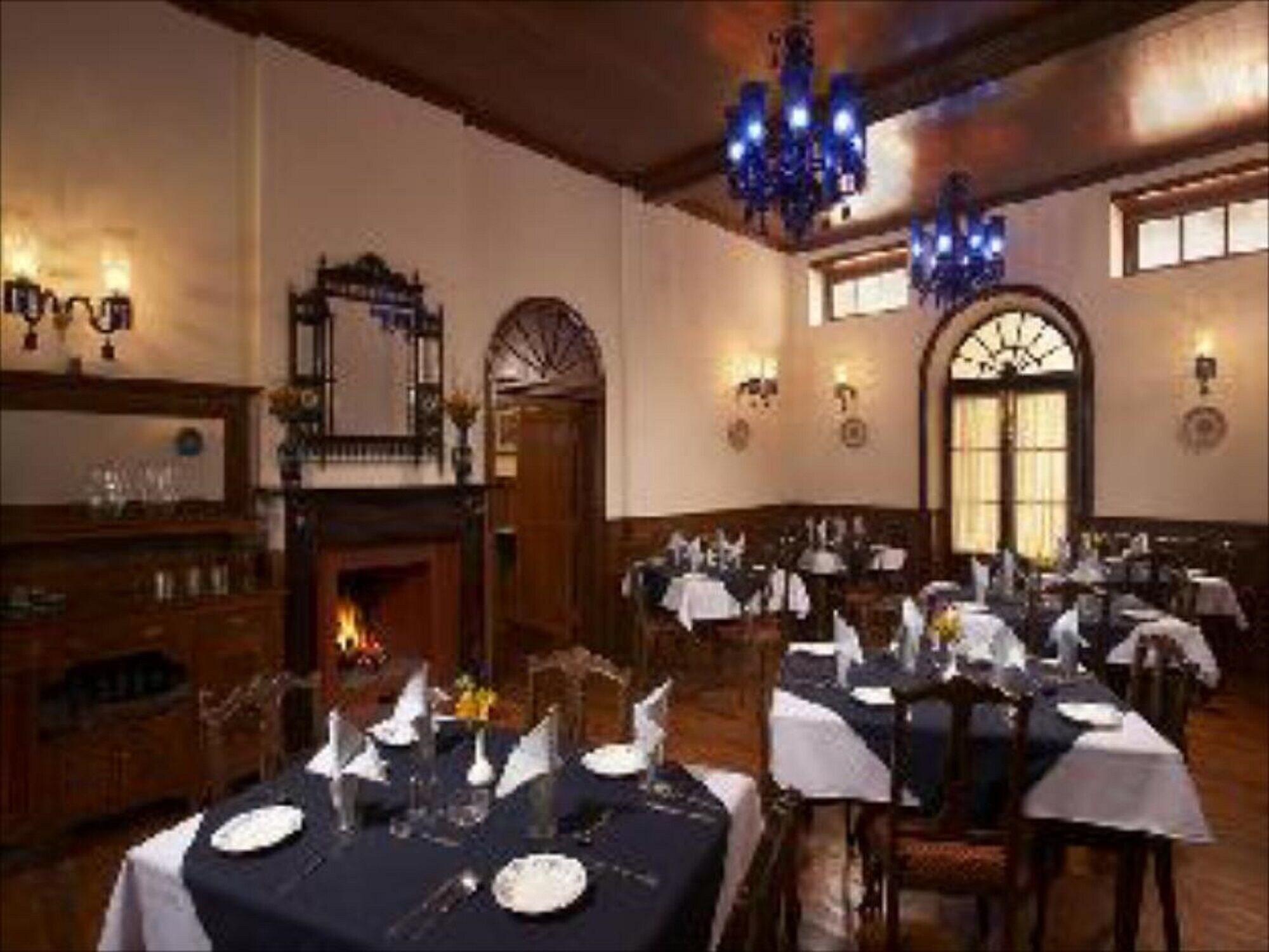 Kluney Manor