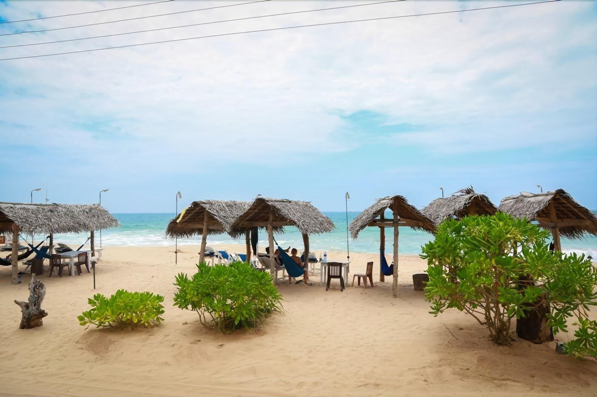 Harmony Beach Bungalows - photo