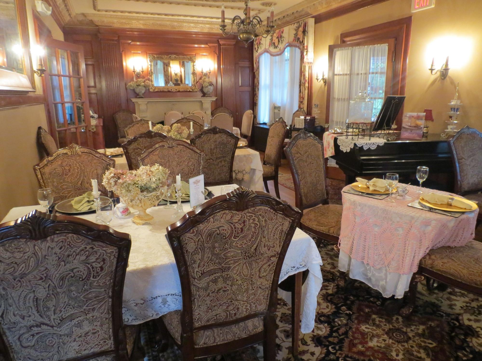 The Silver Fountain Inn