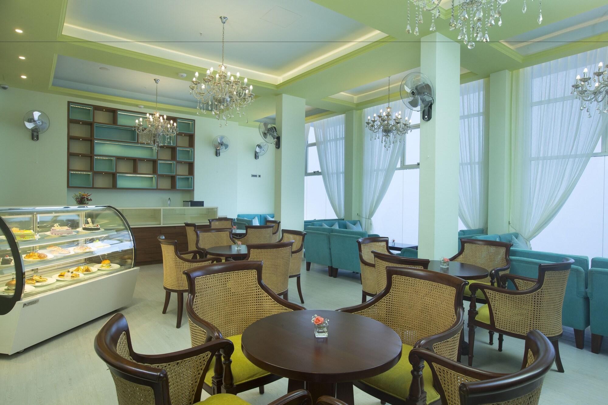 Fragrant Nature Munnar - A Classified Five Star H