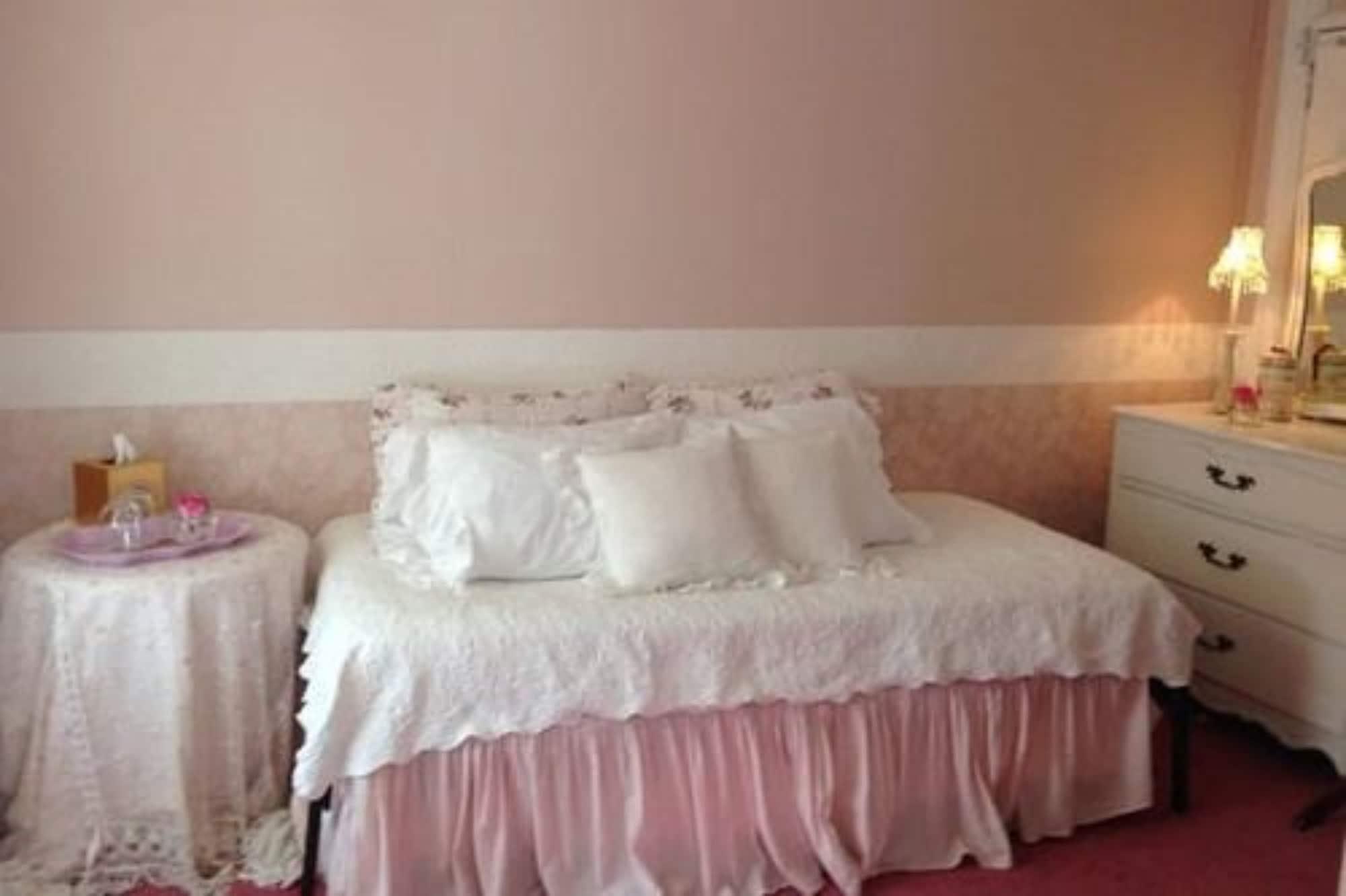 Walden Inn And Suites
