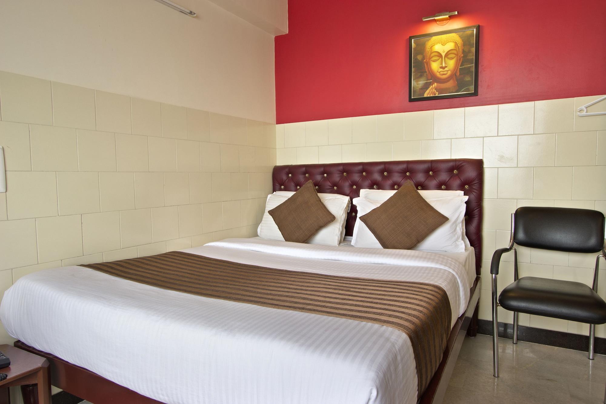 Mannars Deluxe Lodge