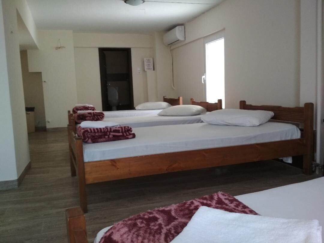 Pella Inn Hostel by null