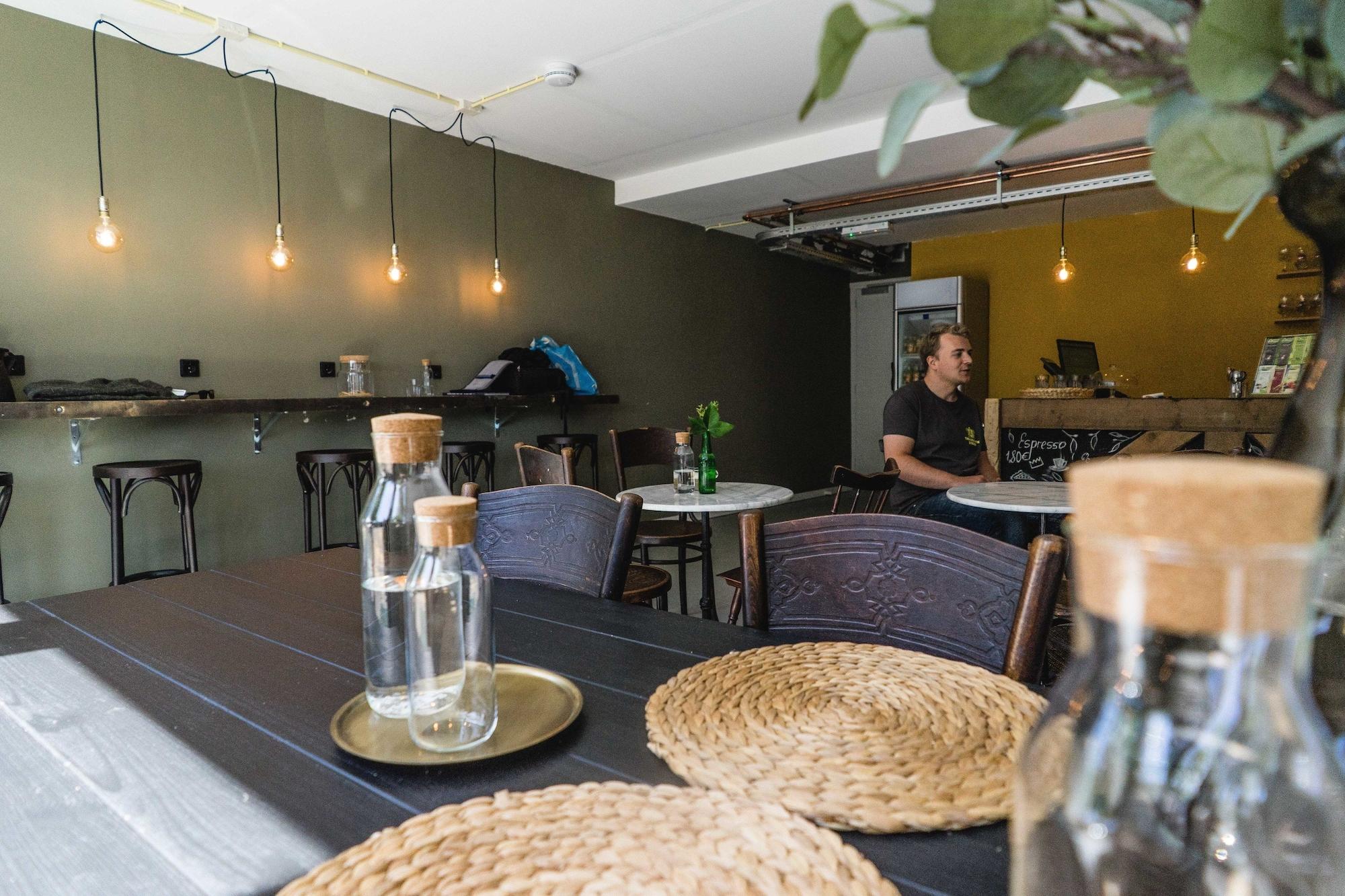 The Golden Stork - Hostel