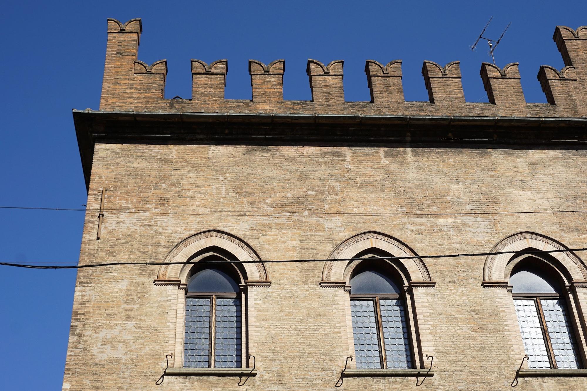 Casa Isolani Piazza Maggiore 1.0 by null