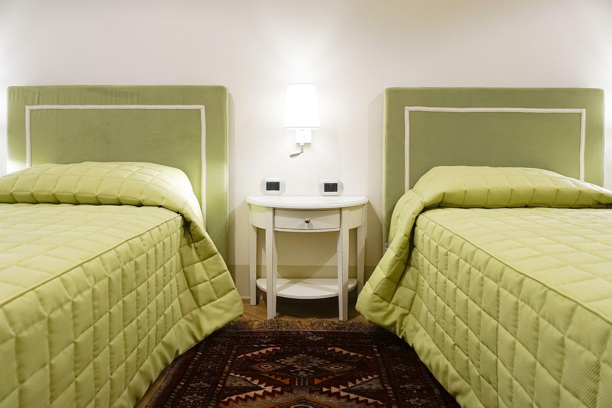 Casa Isolani Piazza Maggiore 1.0 by null