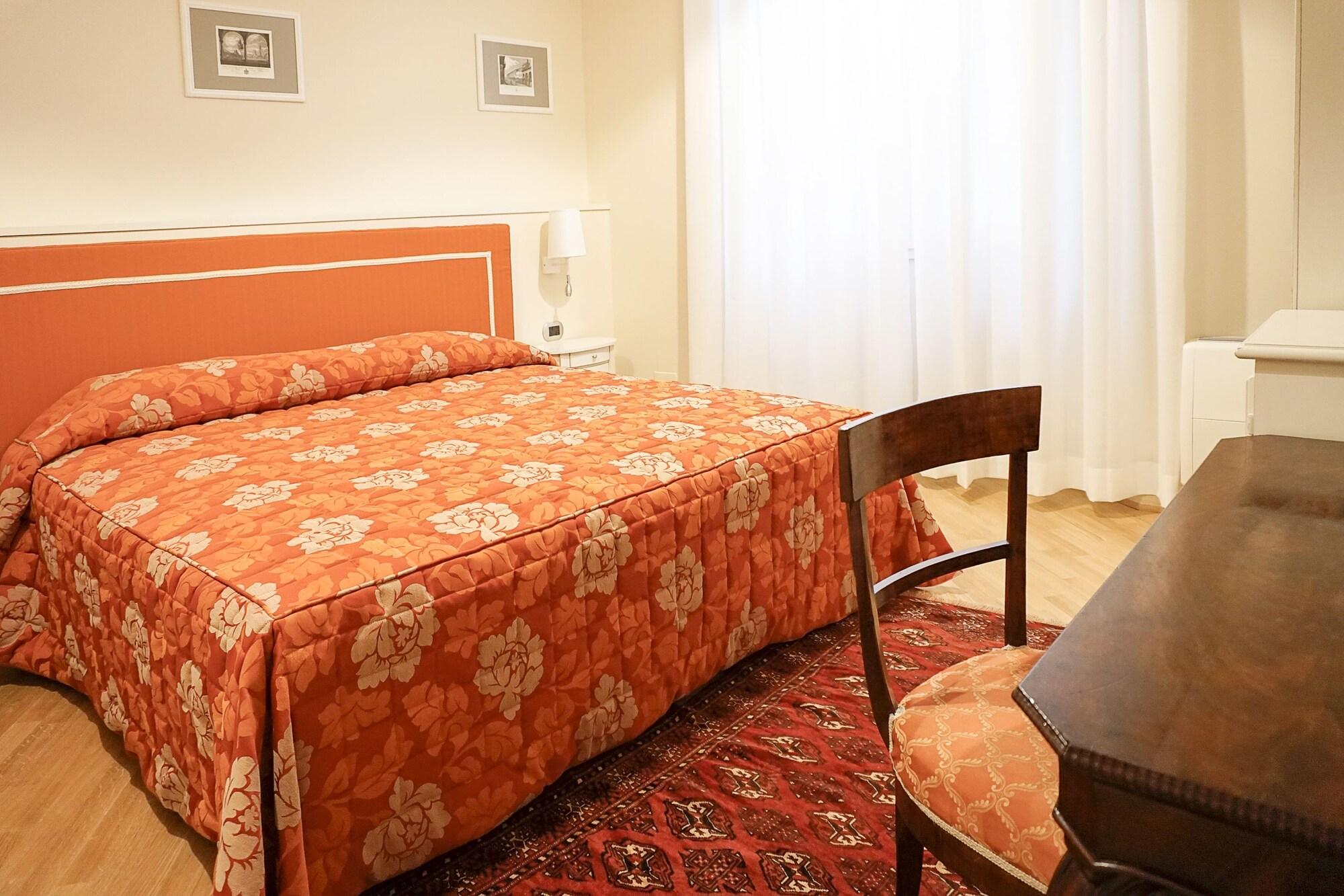 Casa Isolani Piazza Maggiore 1.0 by null