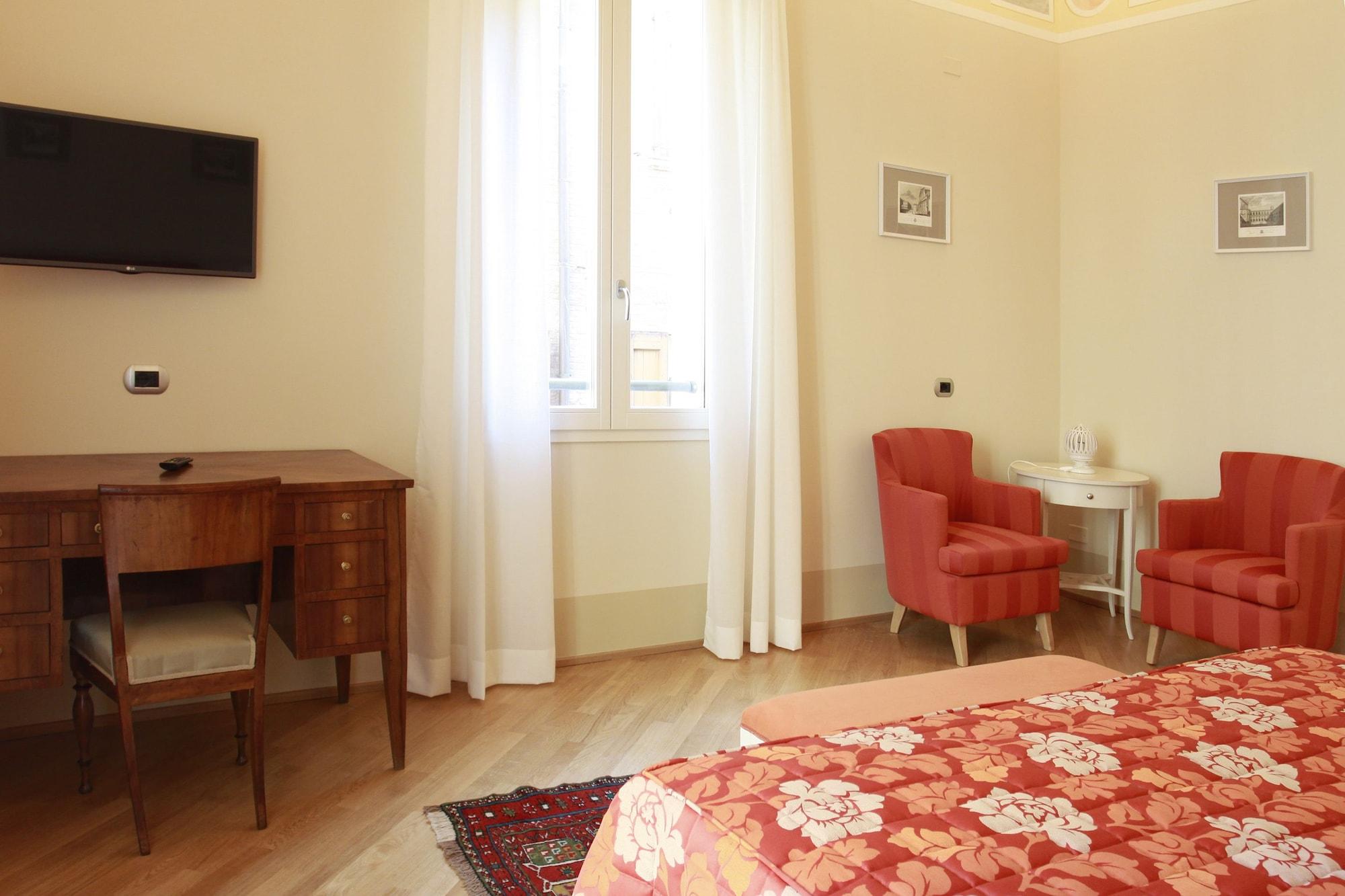 Casa Isolani Piazza Maggiore 1.0 by null