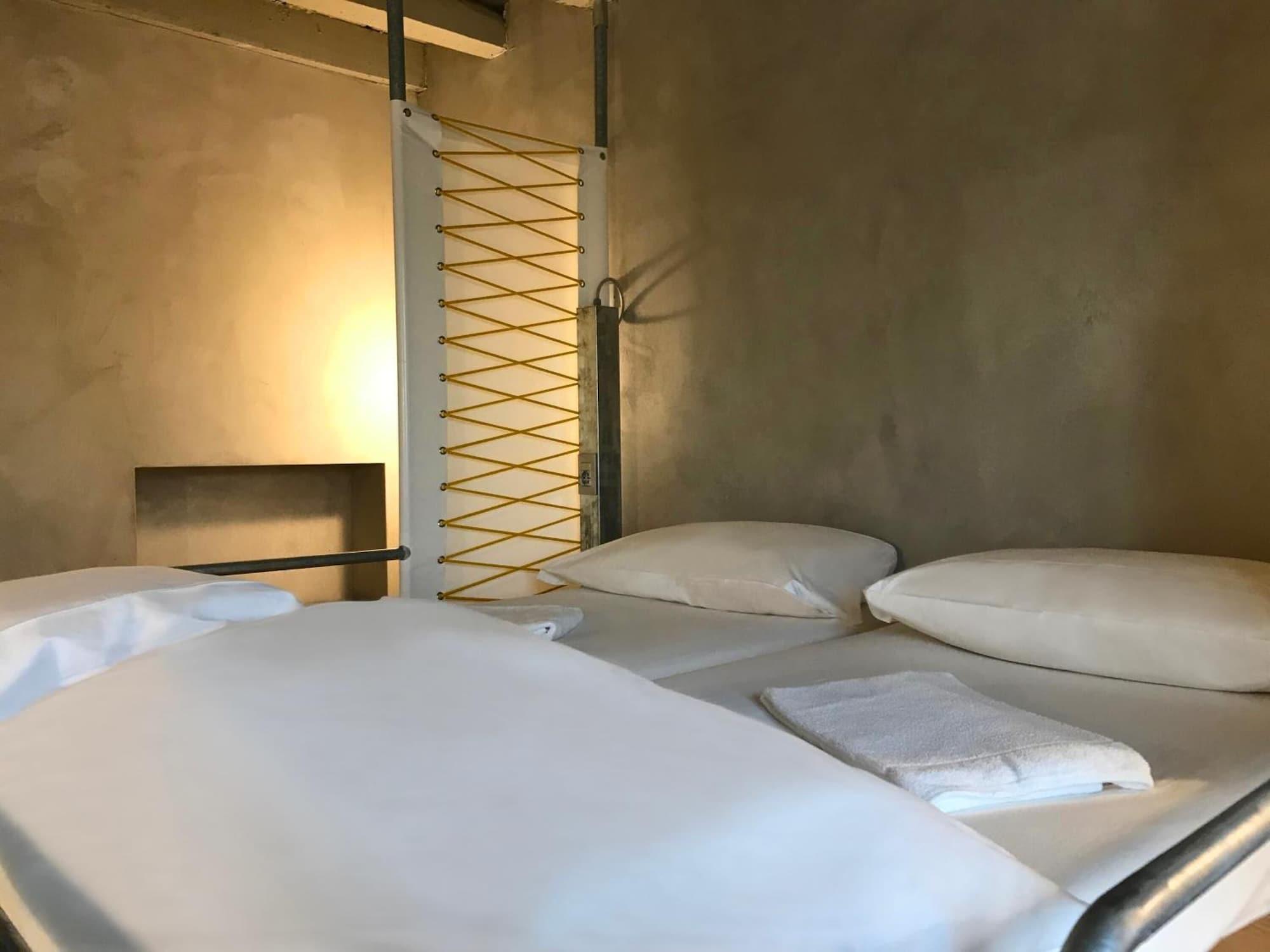 Combo, Milano by null