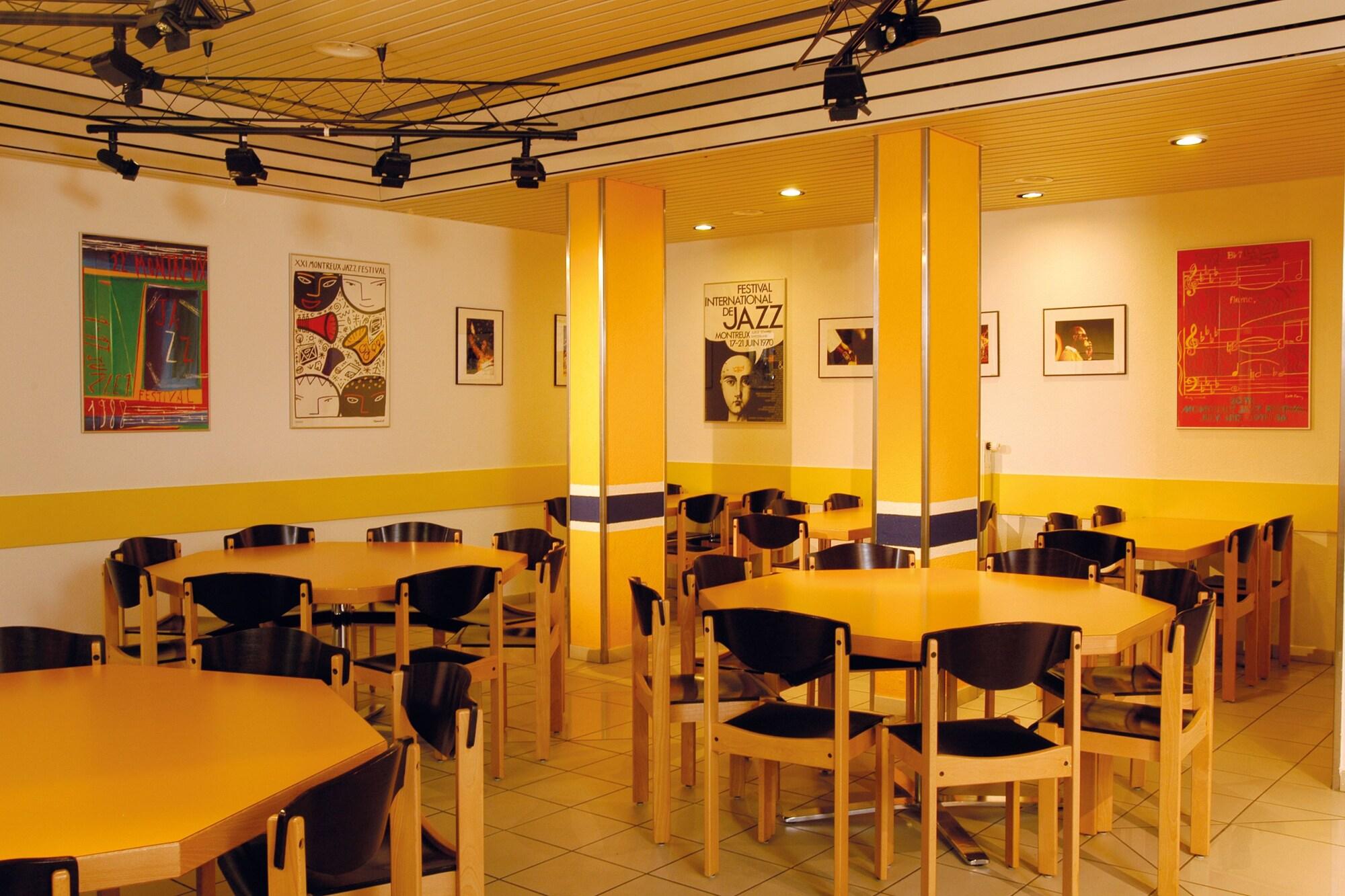 Auberge de Jeunesse Montreux by null