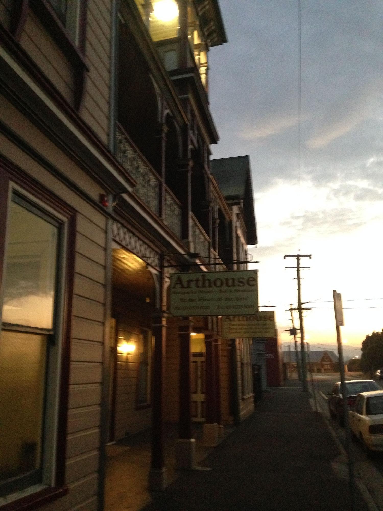 Arthouse Hostel by null