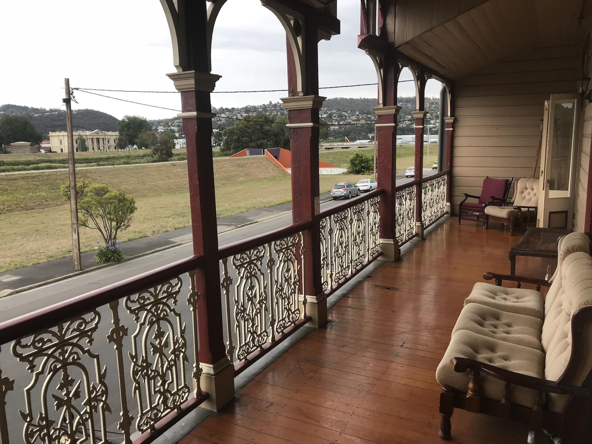 Arthouse Hostel by null