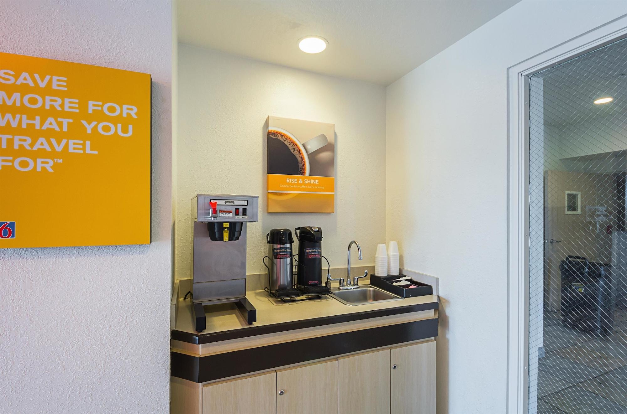 Motel 6 San Antonio, TX - Sea World North