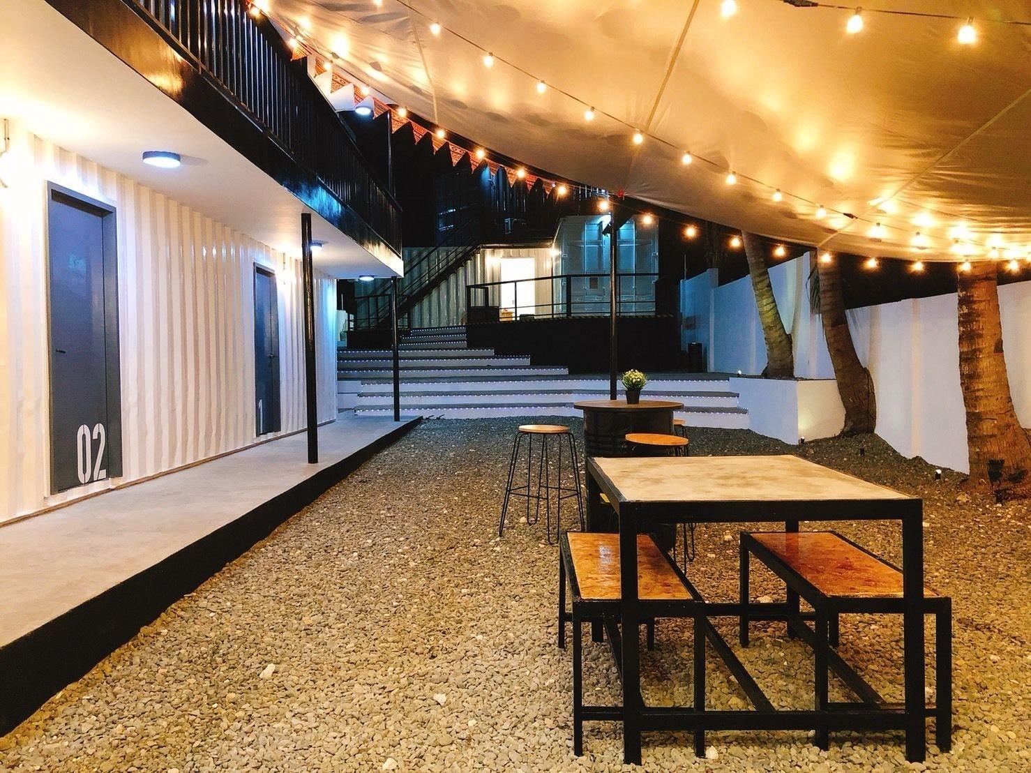 Pig Dive Hostel