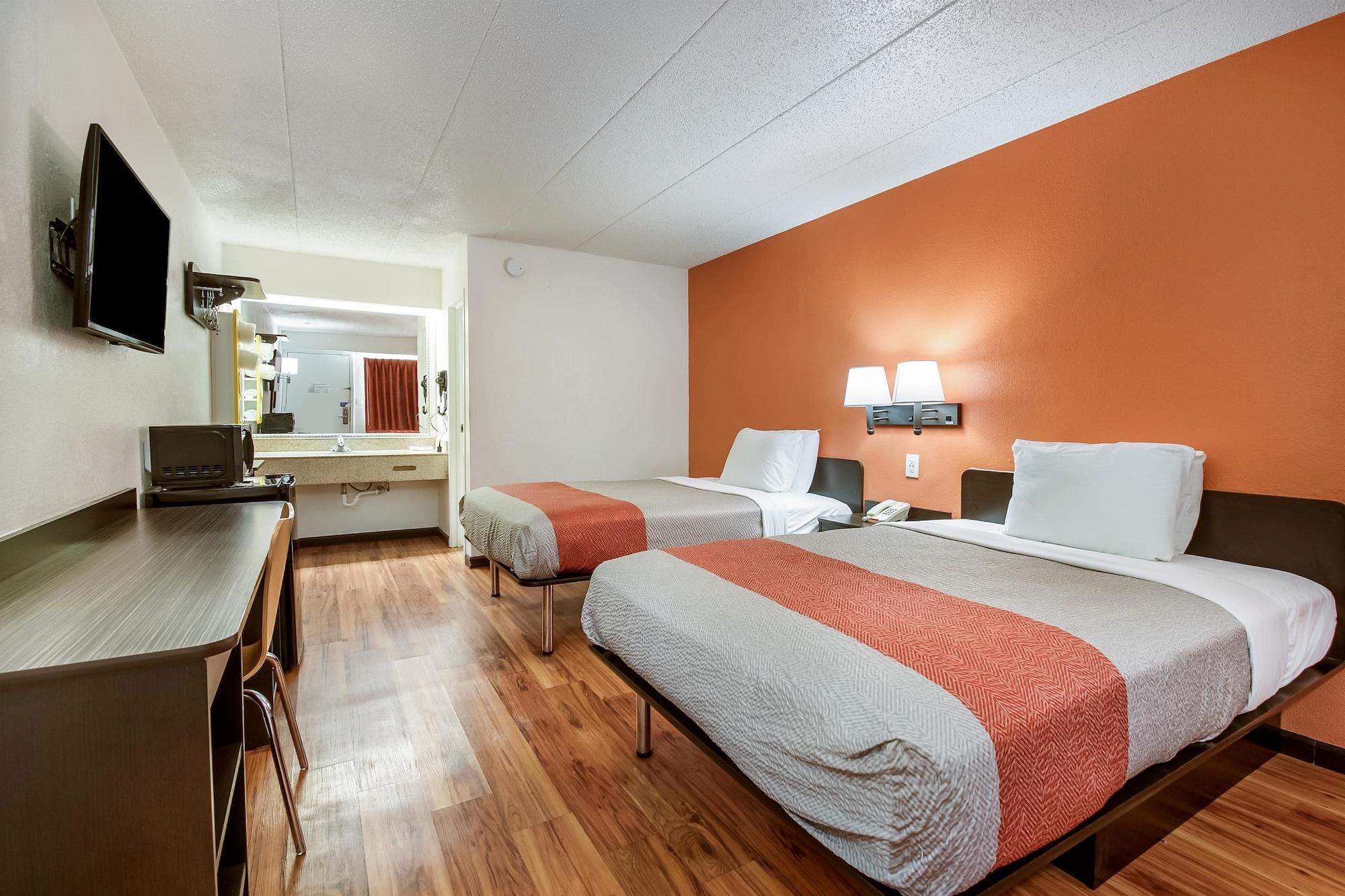 Motel 6 Grove City, OH