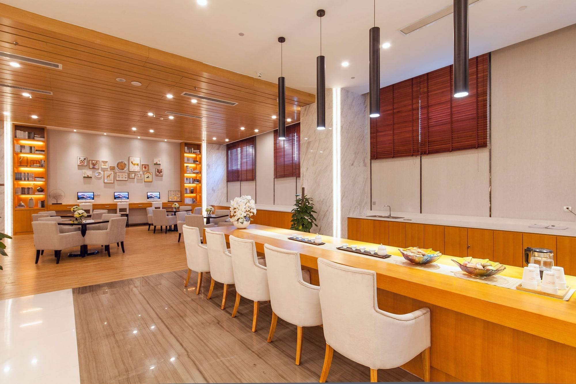 Suisse Place Hotel Residence Cmctaizhou