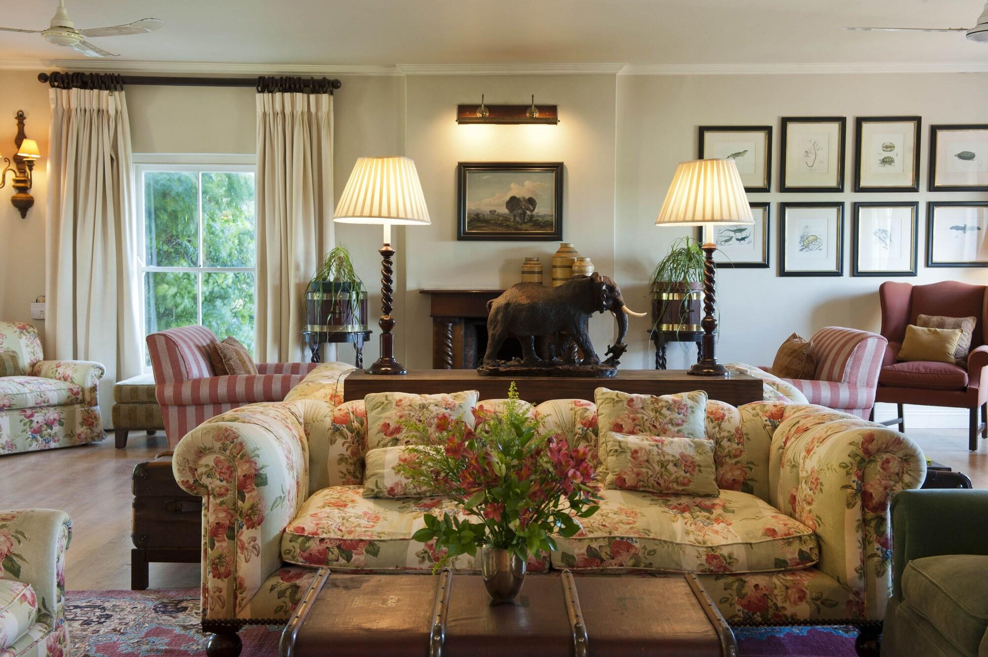 River Bend Lodge by null