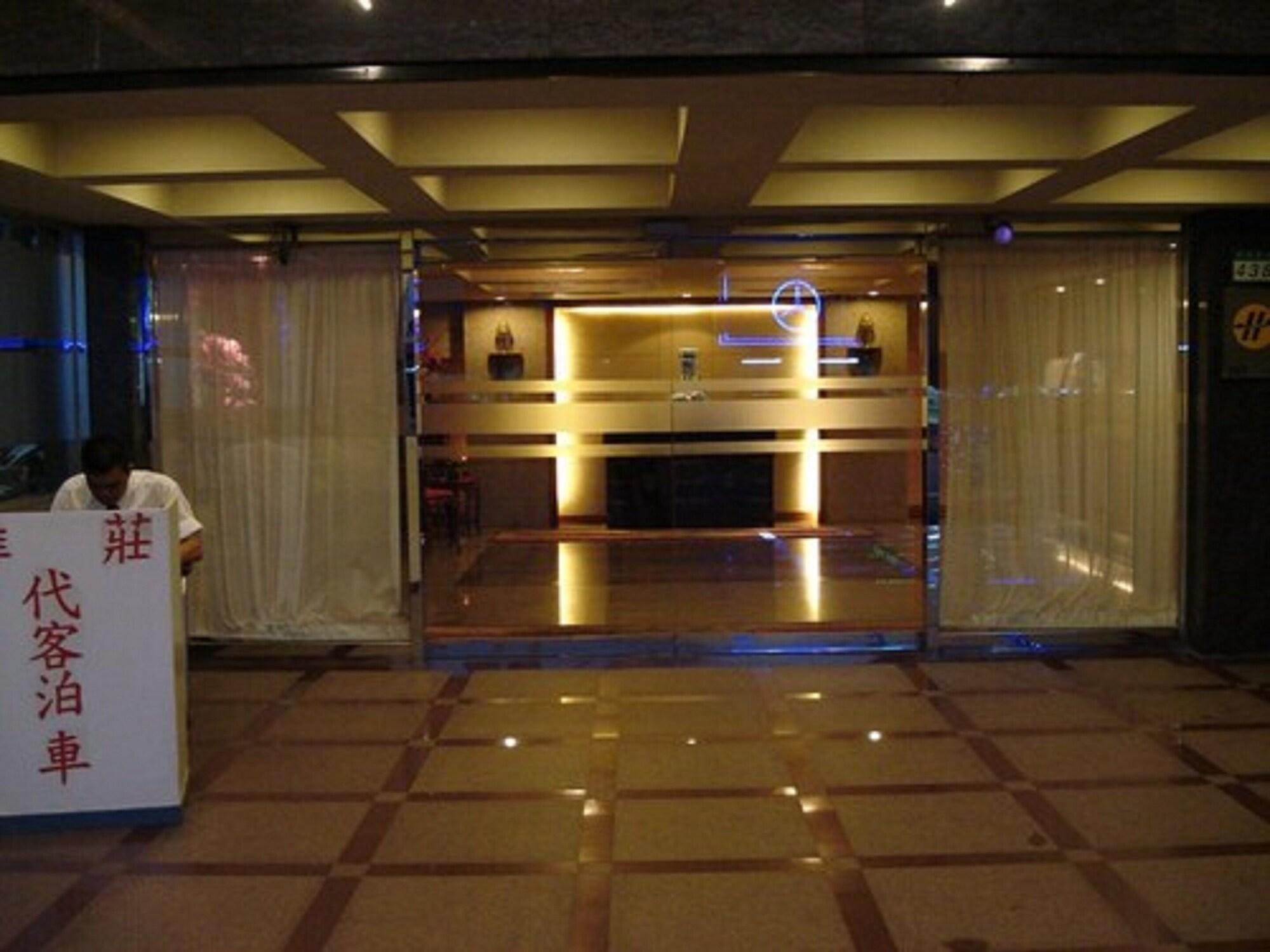 Attic Hotel