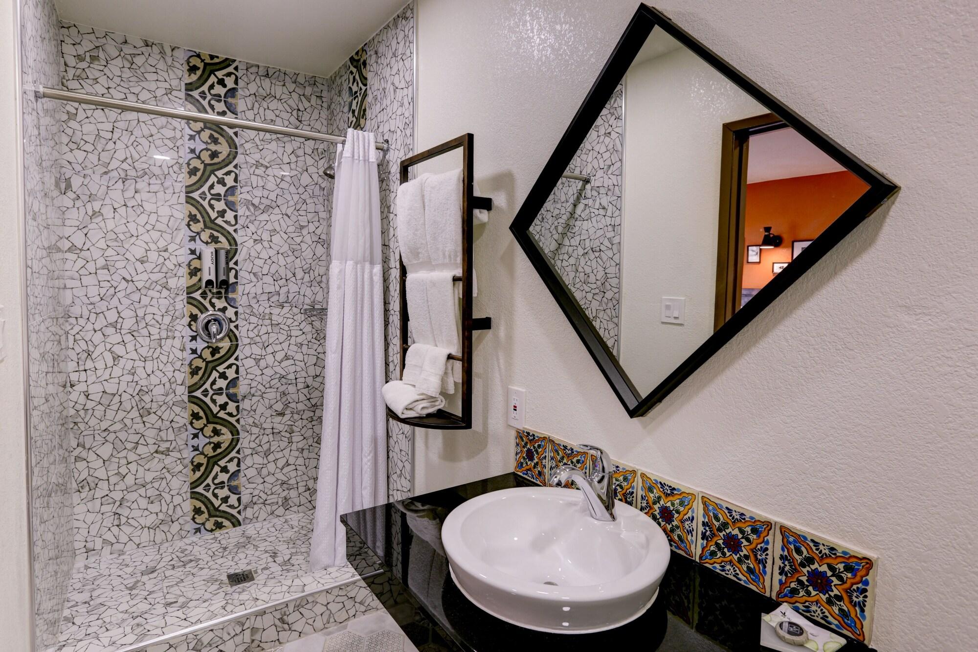 The Greens Hotel - Stockton Blvd