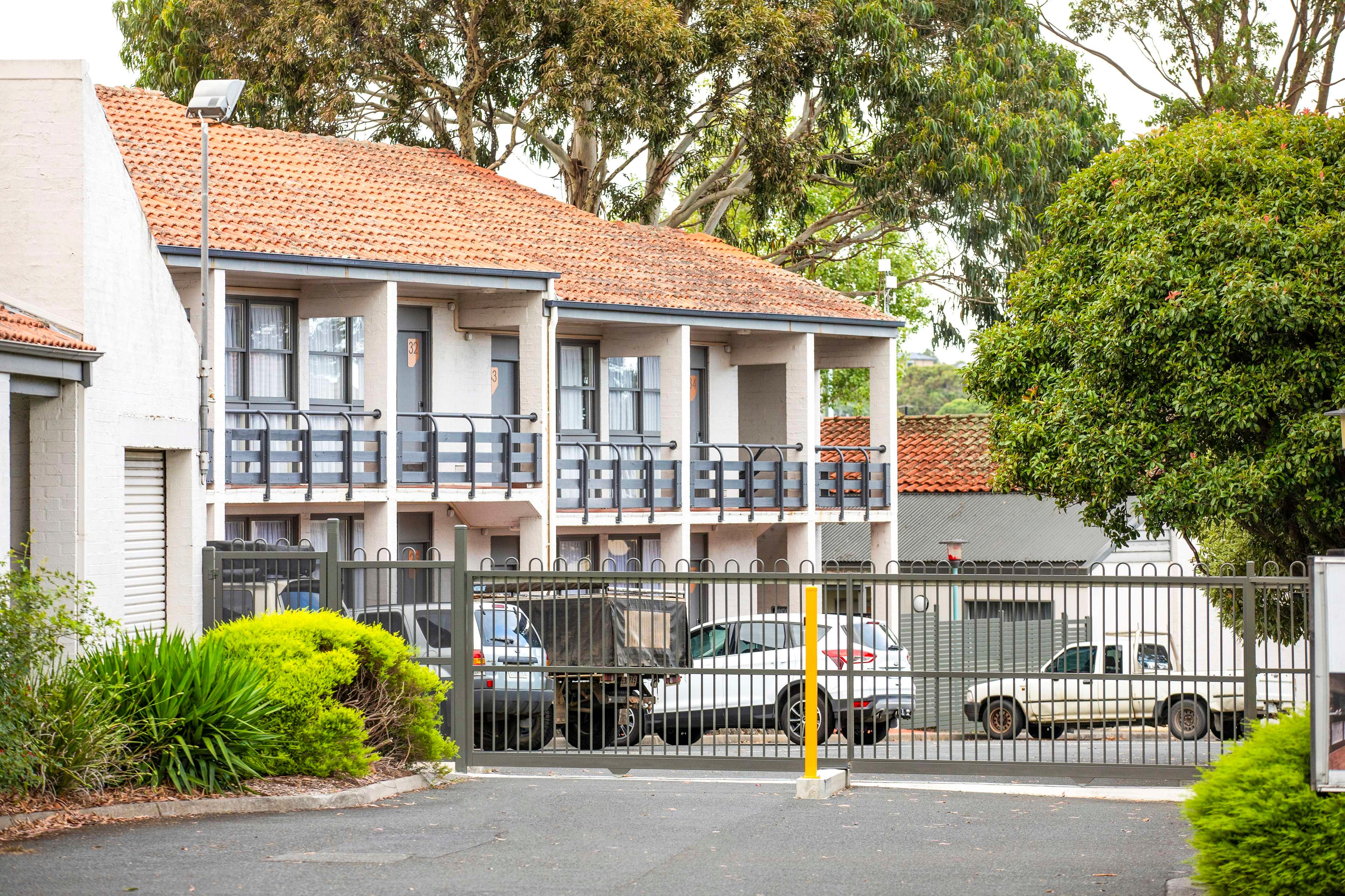 Nightcap At Ferntree Gully Hotel Motel