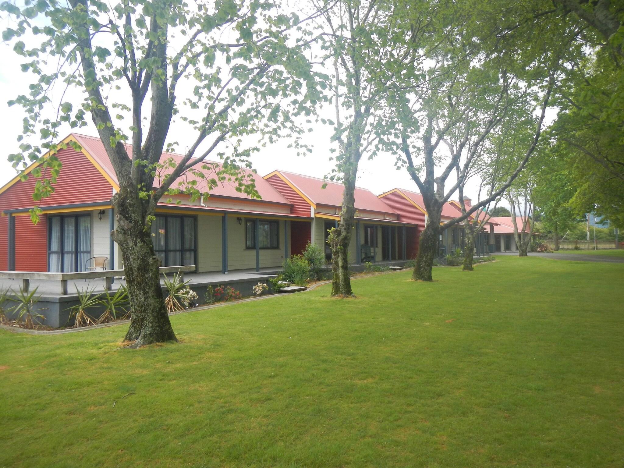 Oak Estate Motor Lodge
