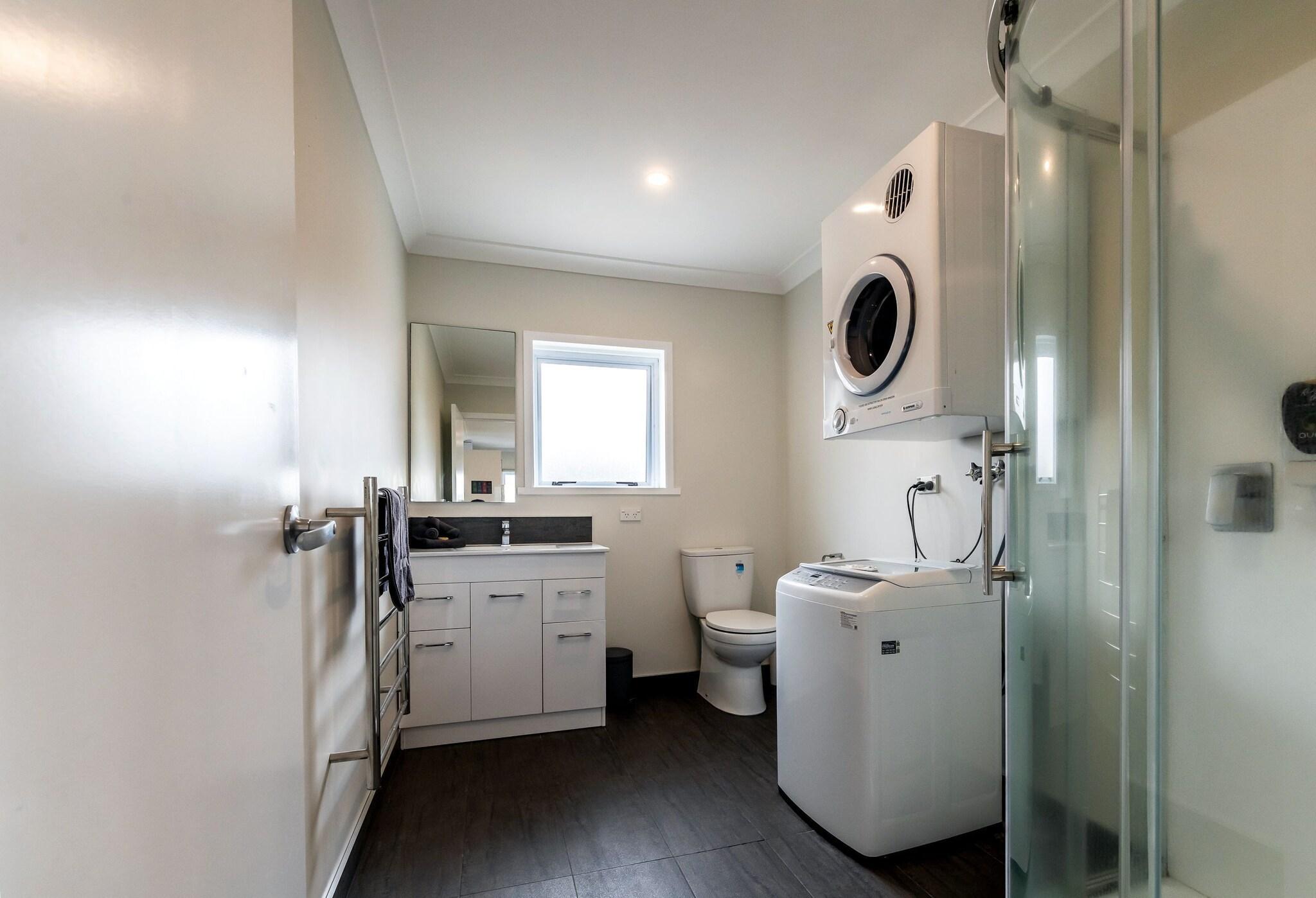 Aura Accommodation by null